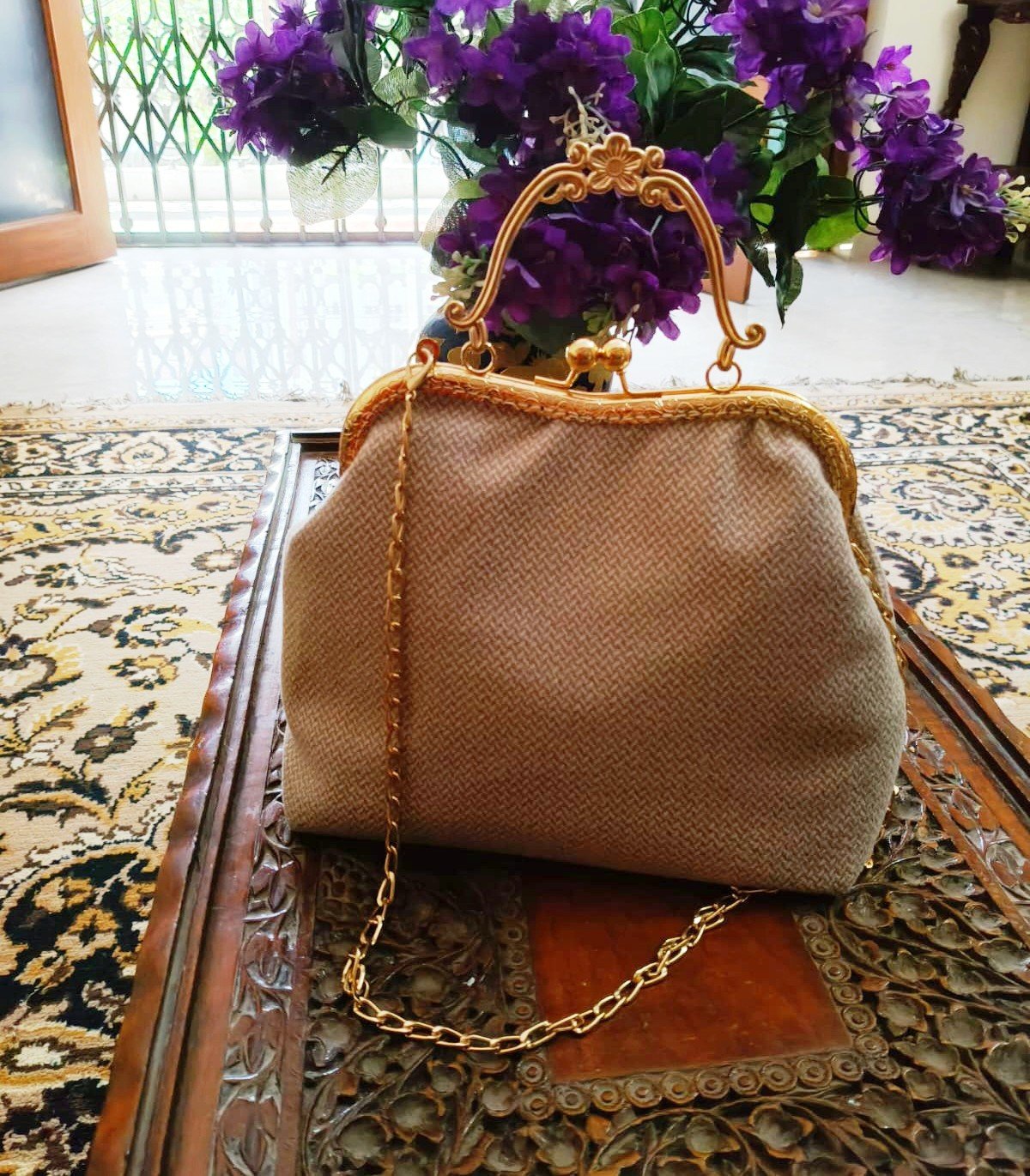 Oatmeal tweed clasp bag