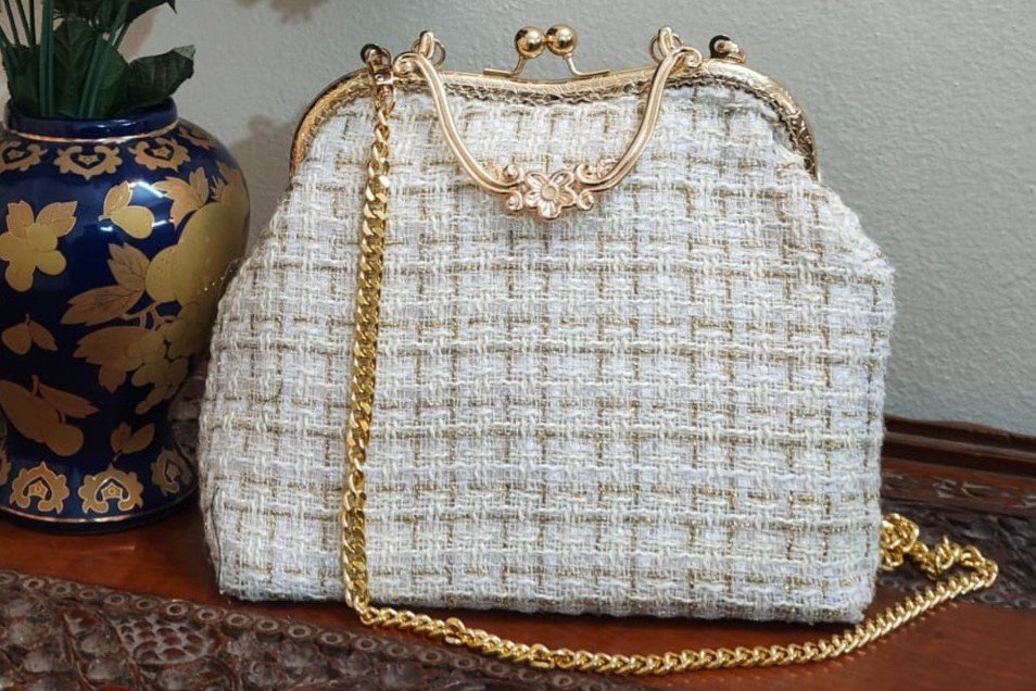 Sunday Tea Clasp Bag