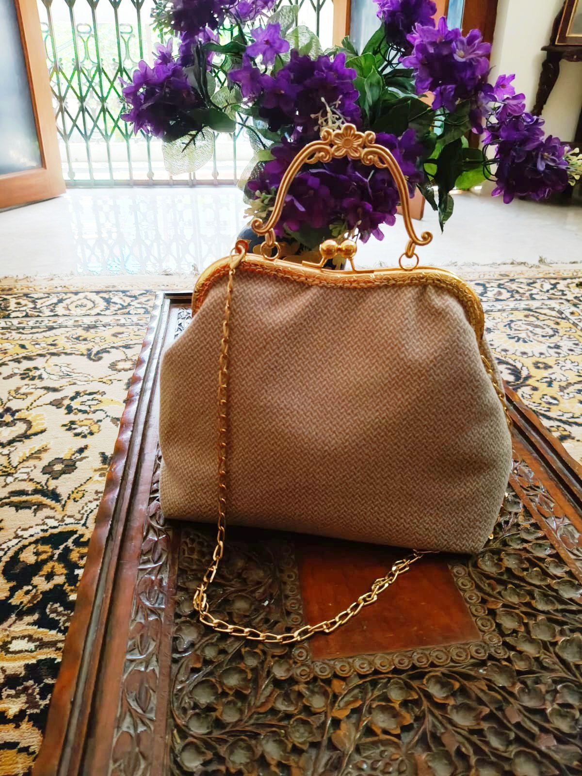 Oatmeal Tweed Clasp Bag